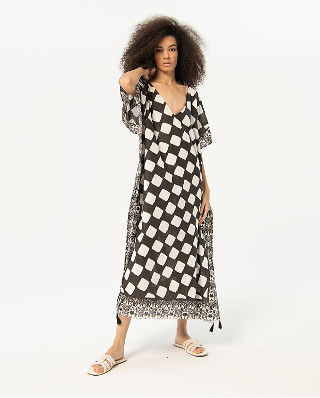 Long kaftan with V-neckline...