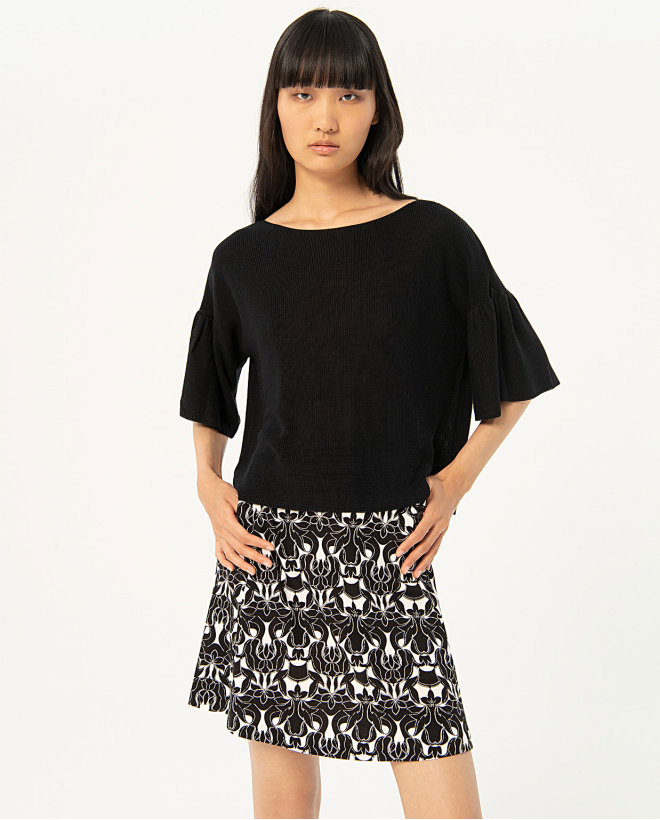 Ruffle sleeve knitted...