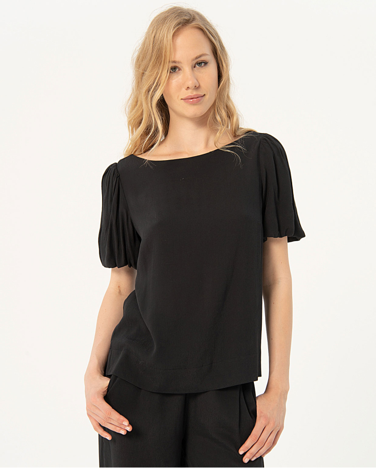 Plain crepe puffed sleeve t-shirt Black