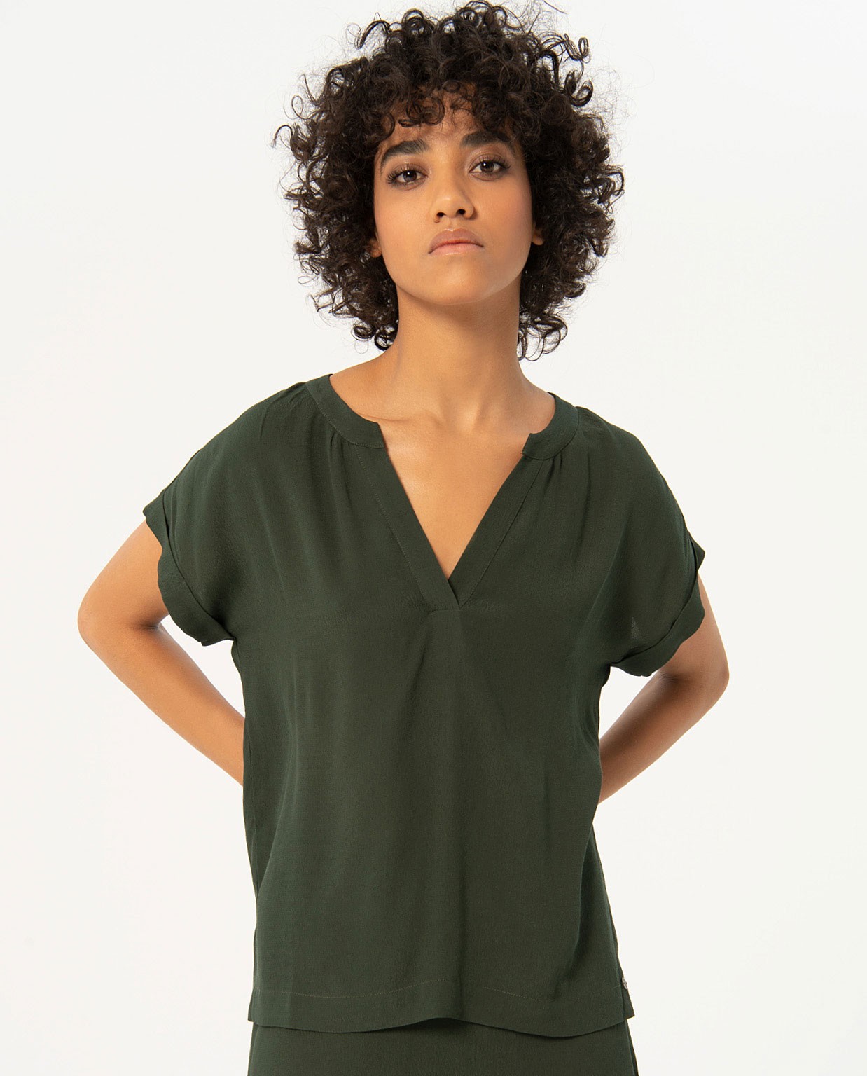 Plain plain crepe sleeve drop sleeve blouse Khaki