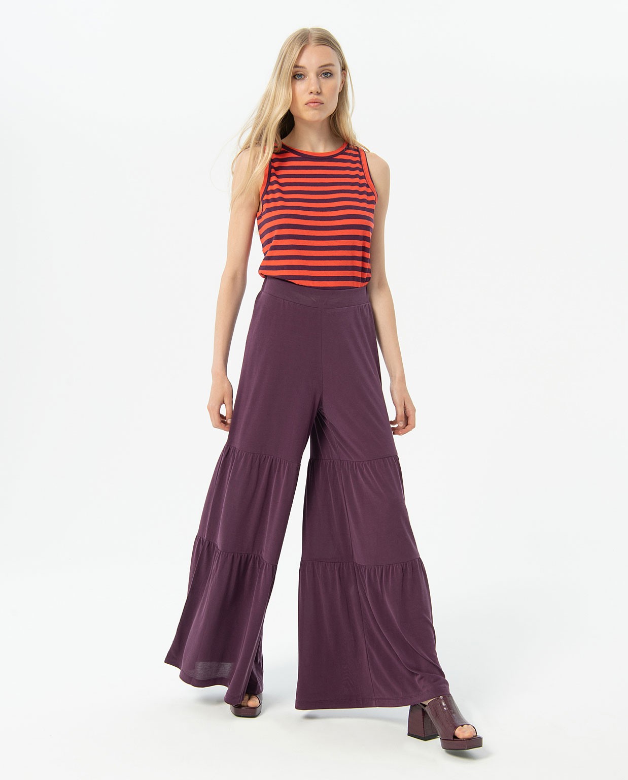 Long pants with ruffles, smooth Maroon