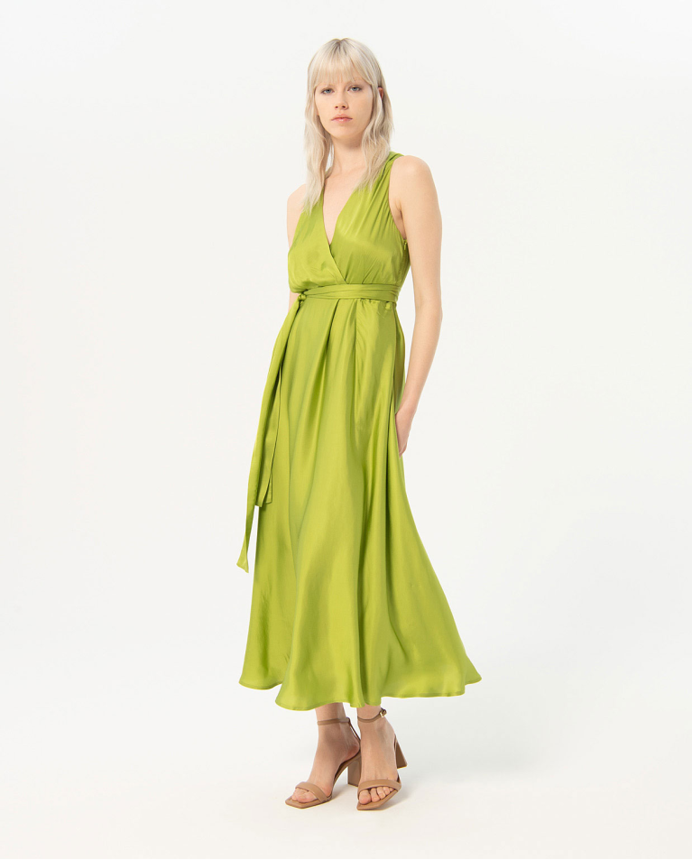 Robe longue et croisée en satin lisse Vert