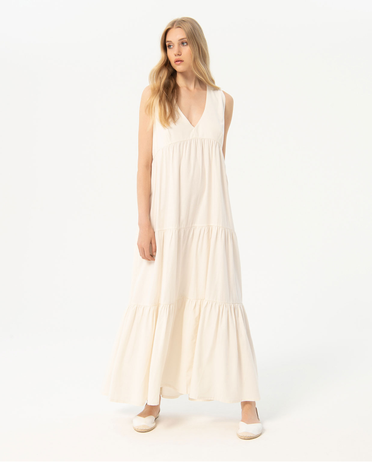 Long sleeveless dress with ruffles White