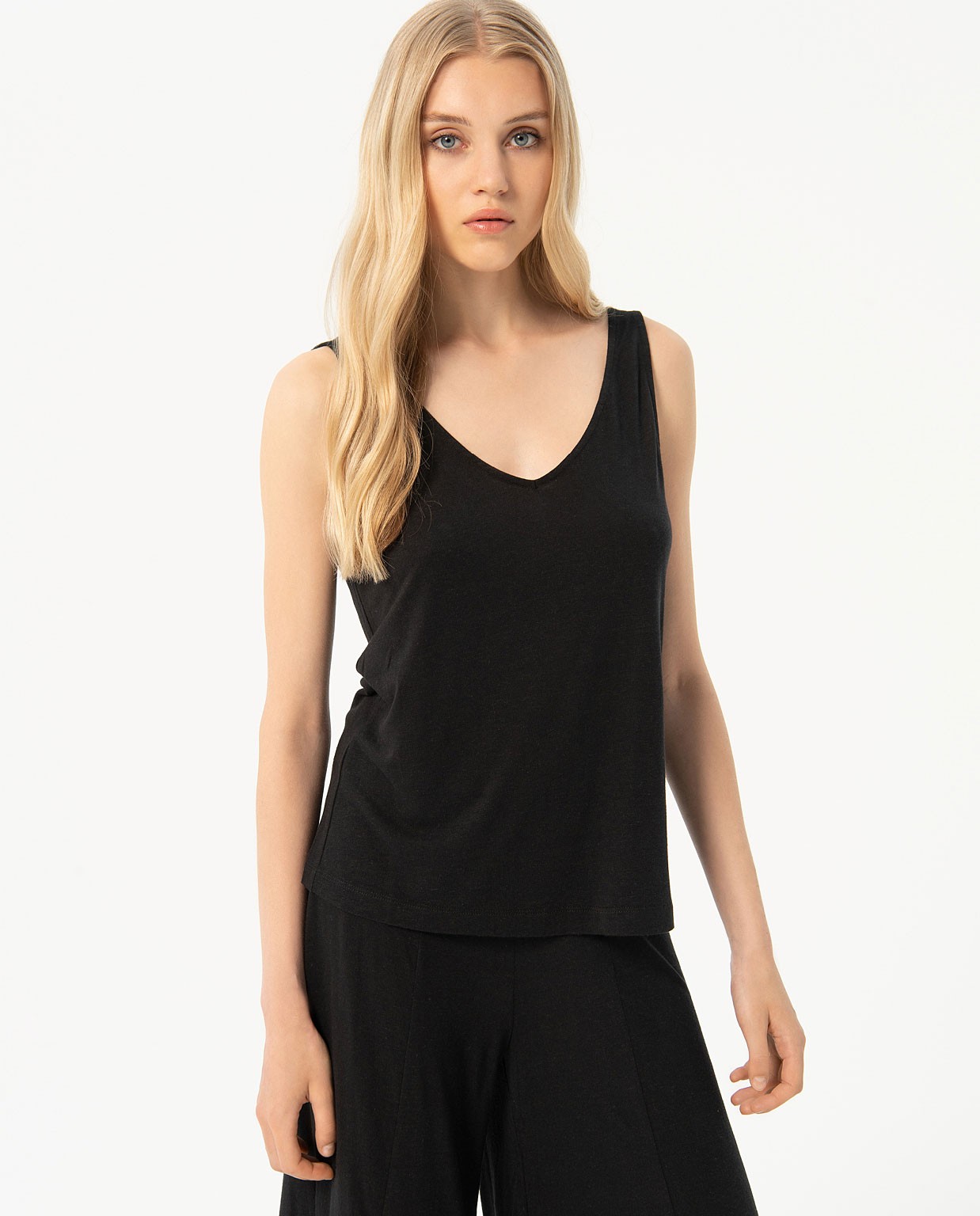 Wide plain tank top Black