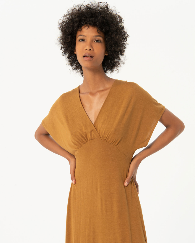 Robe midi unie à manches chauve-souris Camel