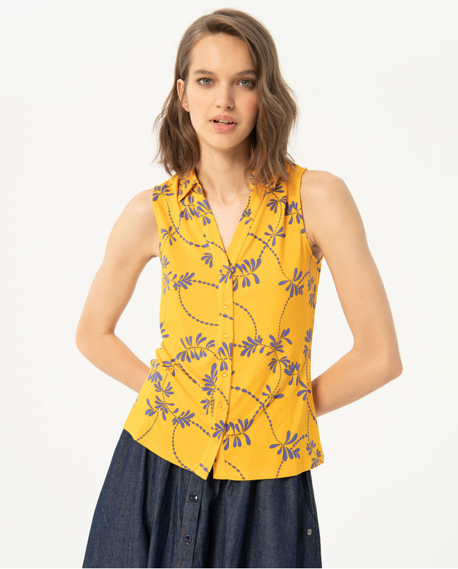 Printed sleeveless blouse...