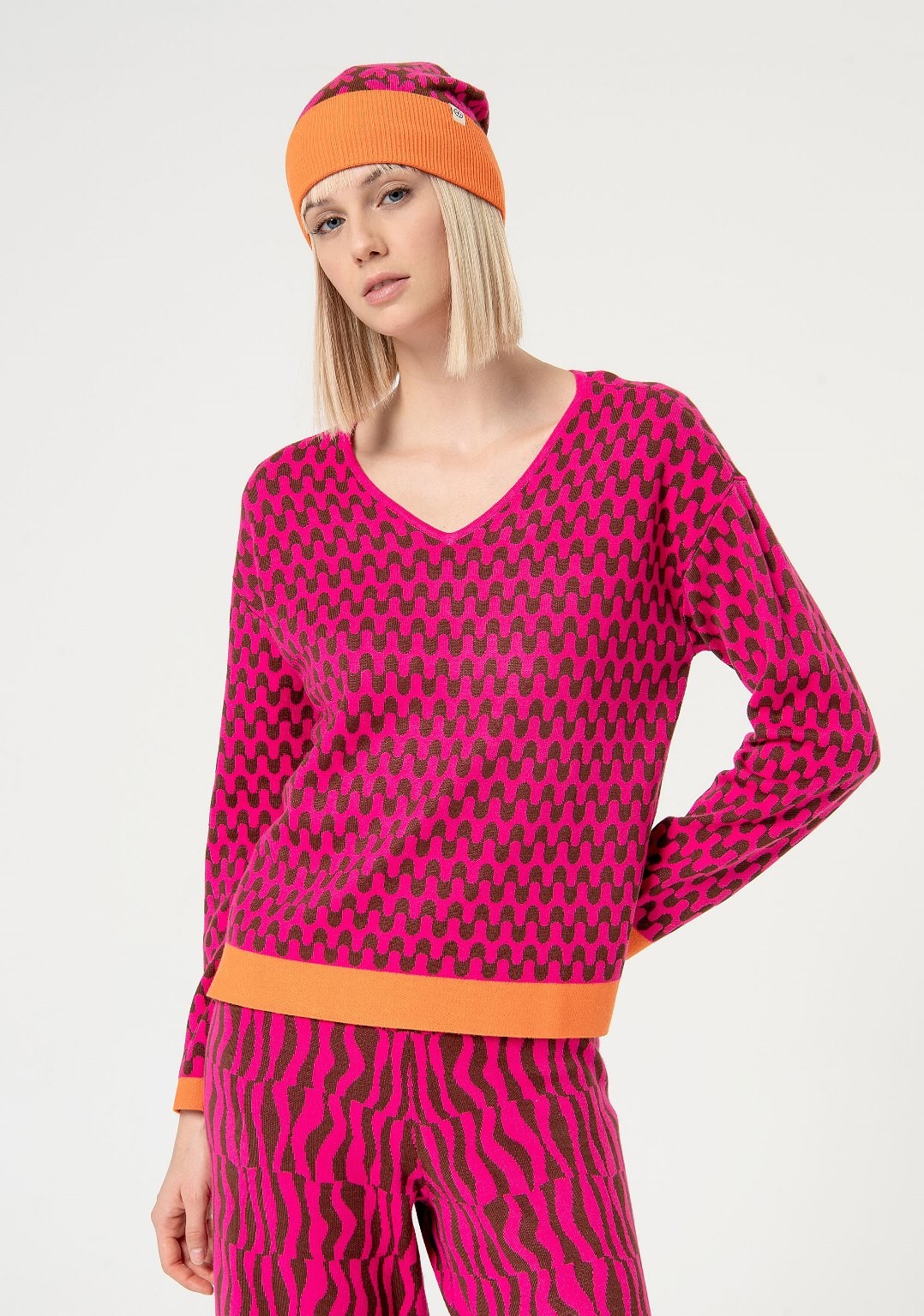 Geometric jacquard sweater Fuchsia