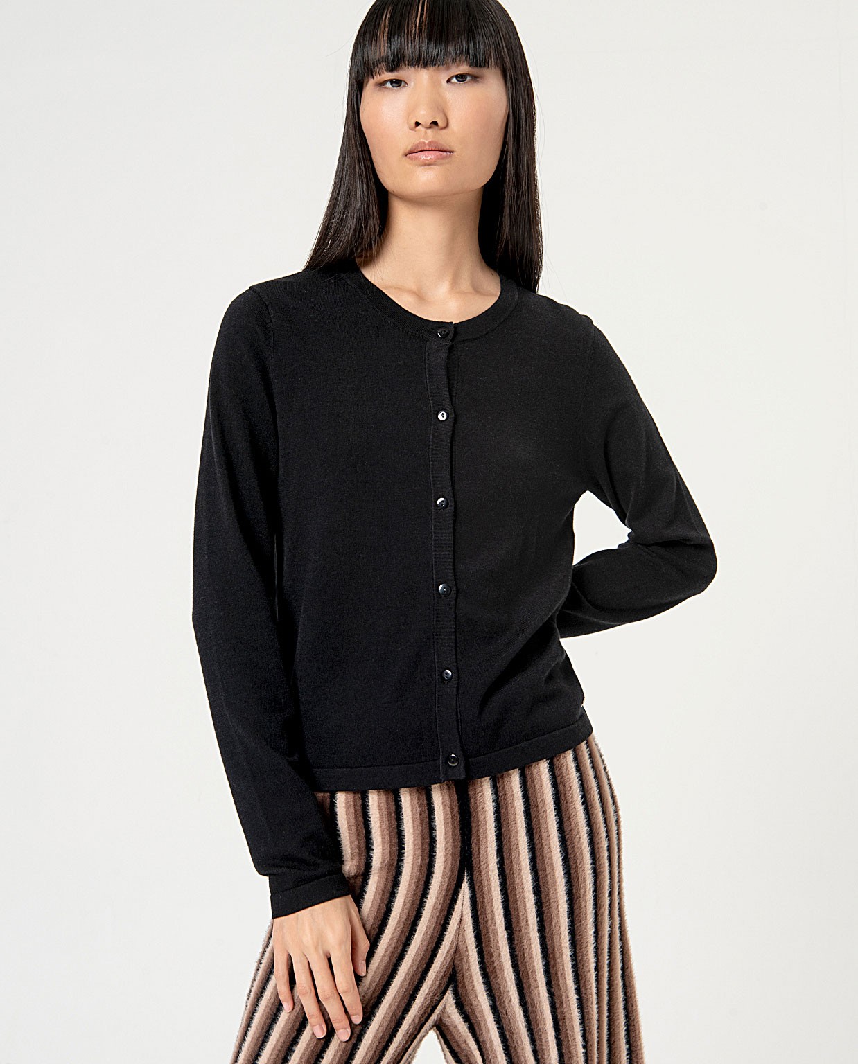 Plain knit short cardigan Black