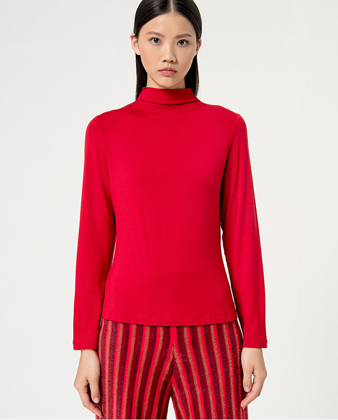 Plain long sleeve t-shirt with perkins collar Red