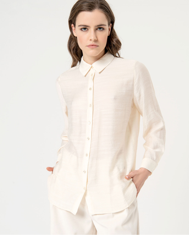 Smooth structured shirt with rounded hem Ecru