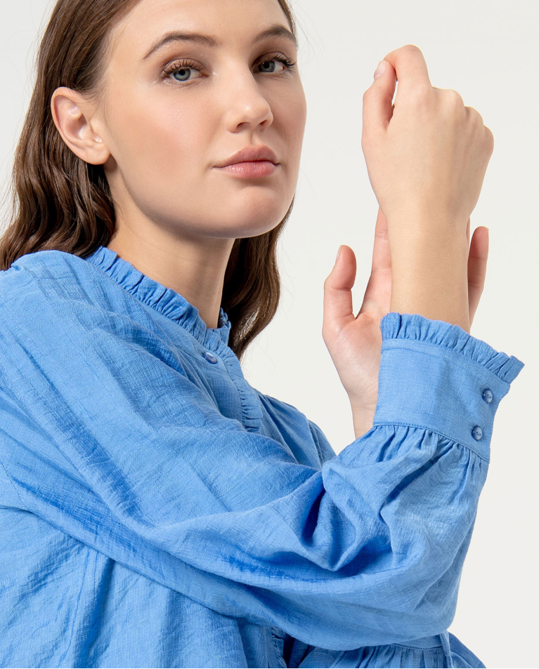 Smooth ruffled mao collared shirt Blue