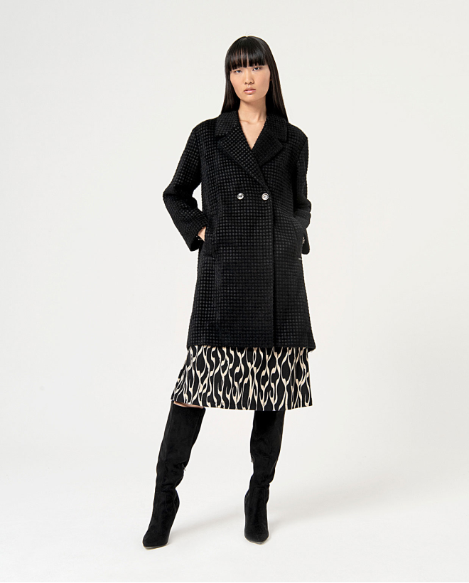 Smooth lined structure coat Black