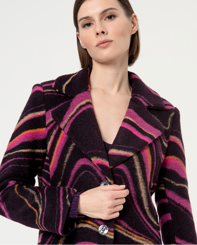 Oversize wave print coat...