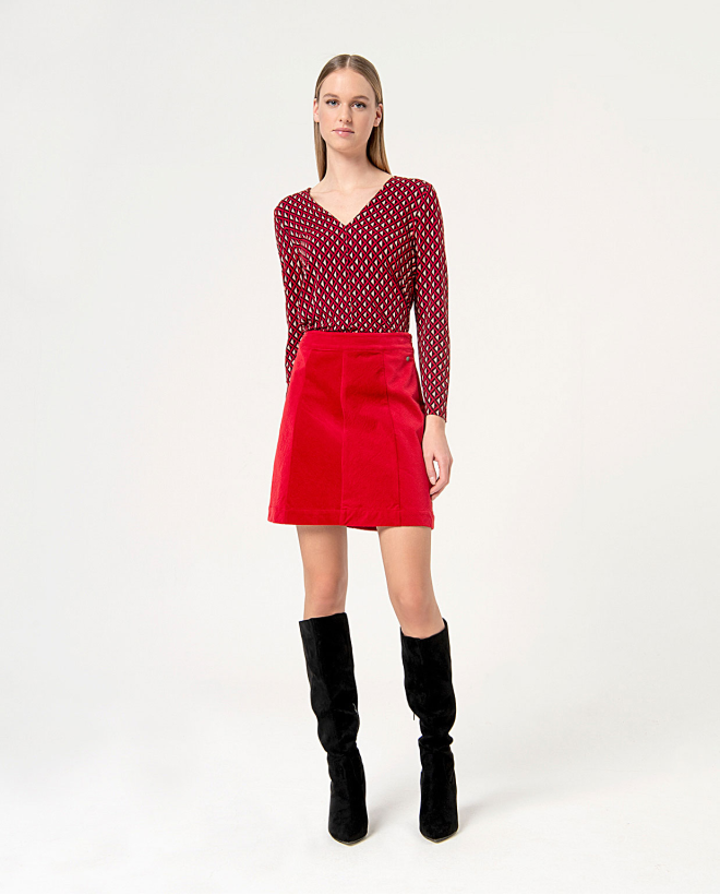 Smooth corduroy flared skirt Red