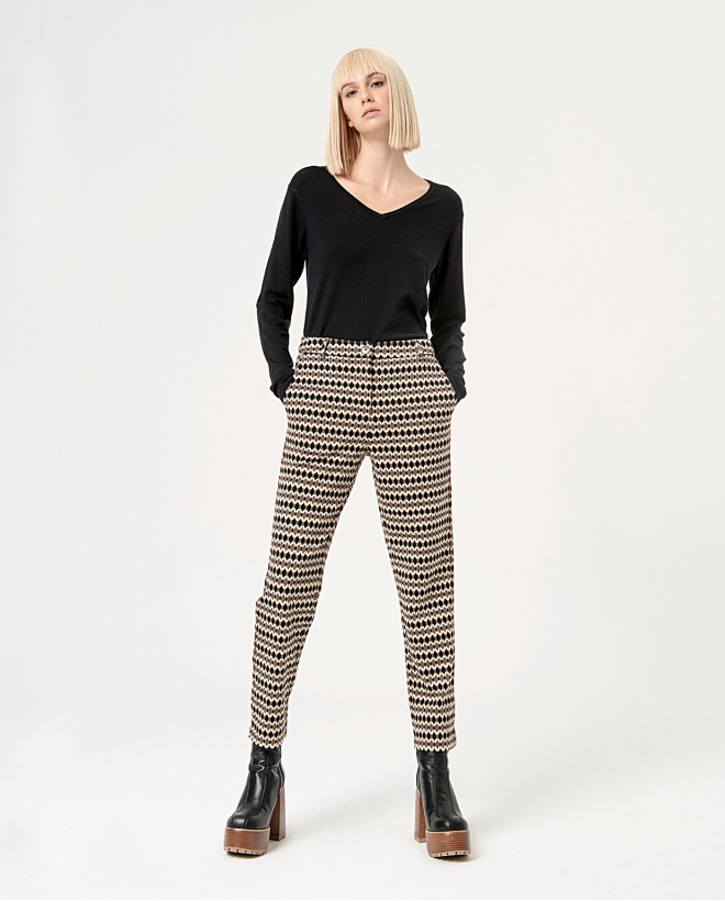 Pantalon droit en jacquard...