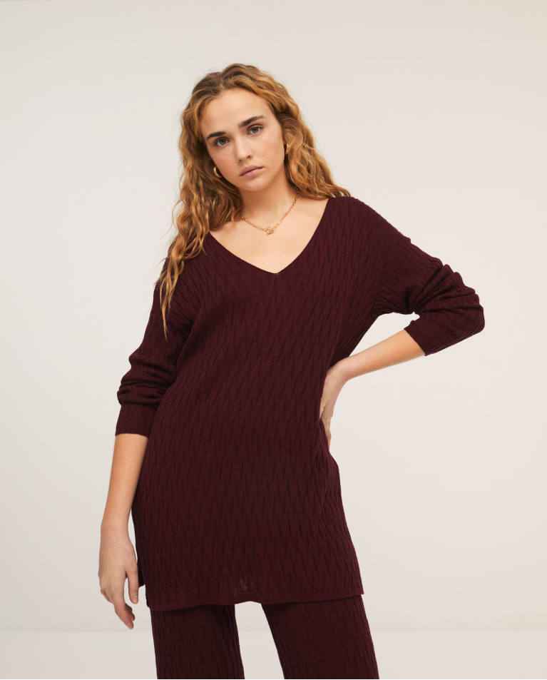 Pull en tricot avec texture long avec ouvertures Bordeaux