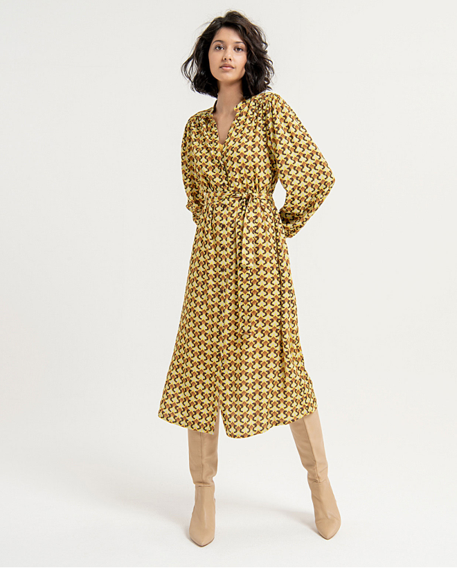 Robe midi imprimée avec col mao et décolleté en V Marron