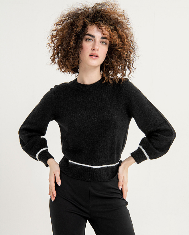 Short round neck jumper Black