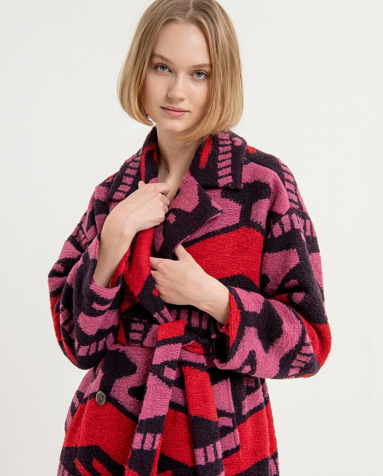 Printed wide long coat with printed lapels Red