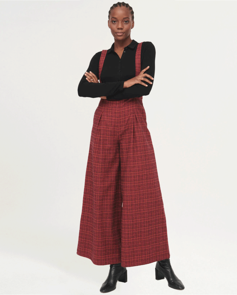 Wide trousers with high waist and suspenders Fuchsia