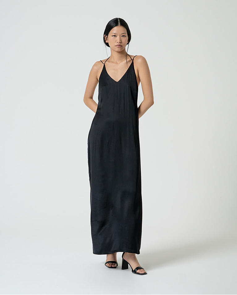 Robe longue unie satinée et fluide Noir