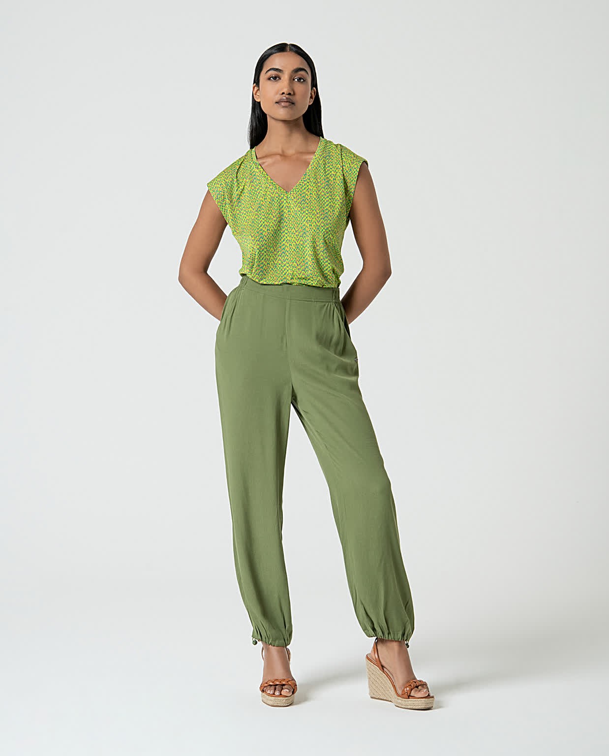 Pantalon jogger uni en crêpe de viscose Vert