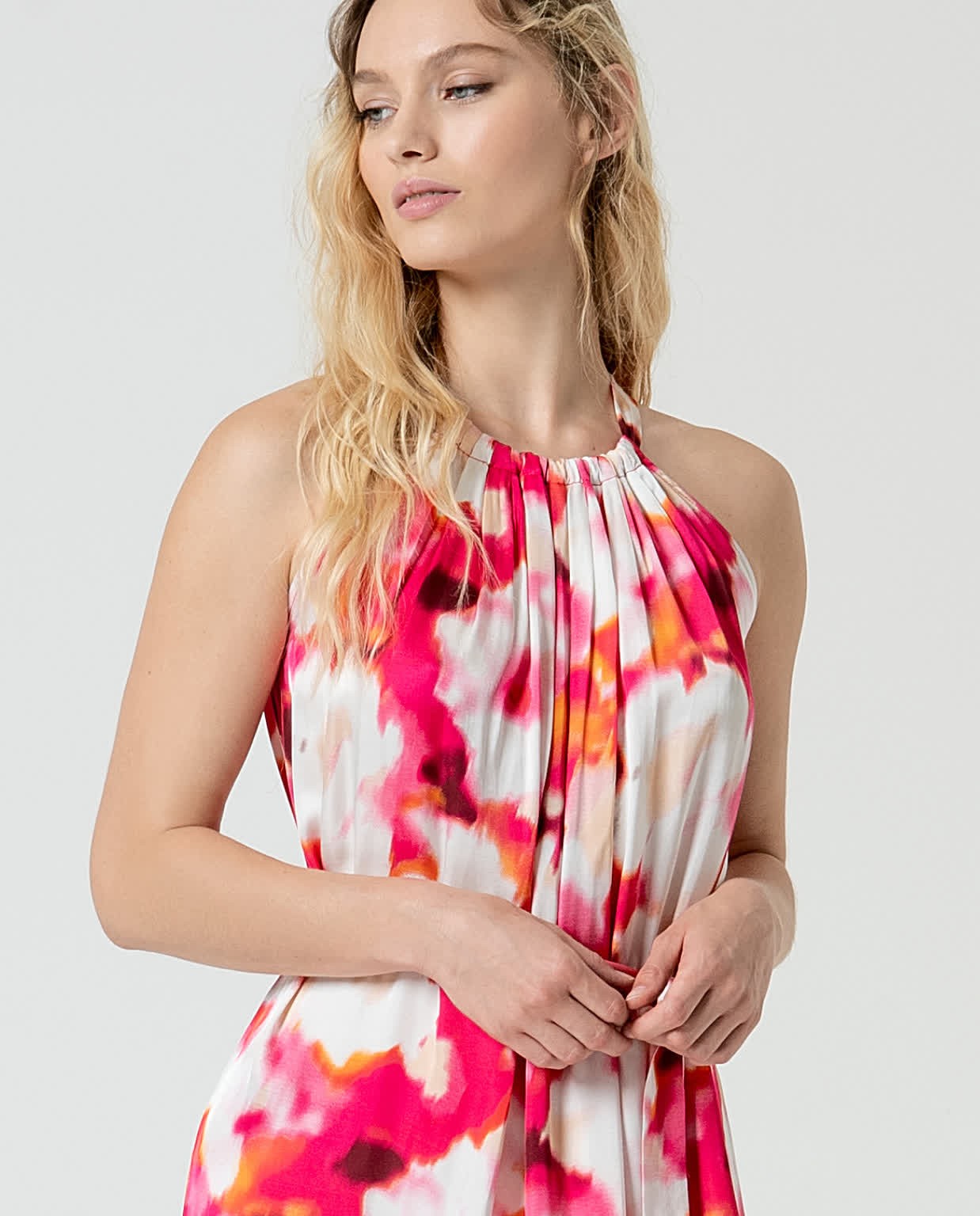 Satin halter-neck midi dress Fuchsia