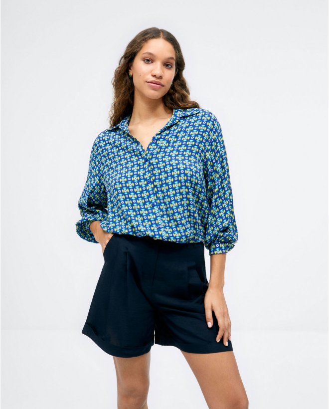 Chemise à manches longues....