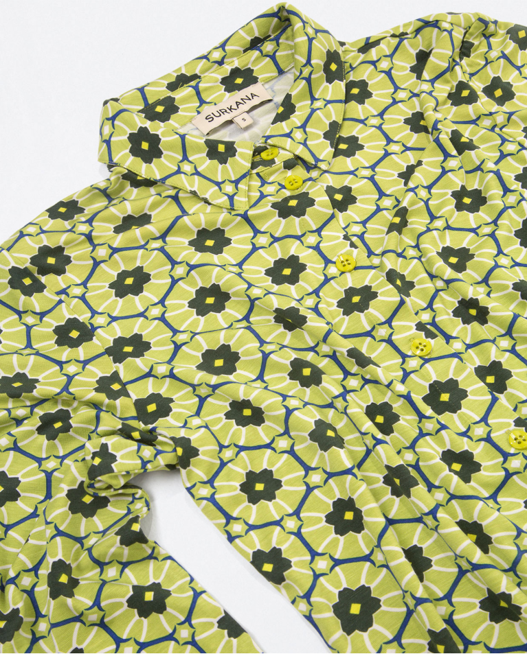 Chemise à manches longues. Elastique. Imprimé Vert