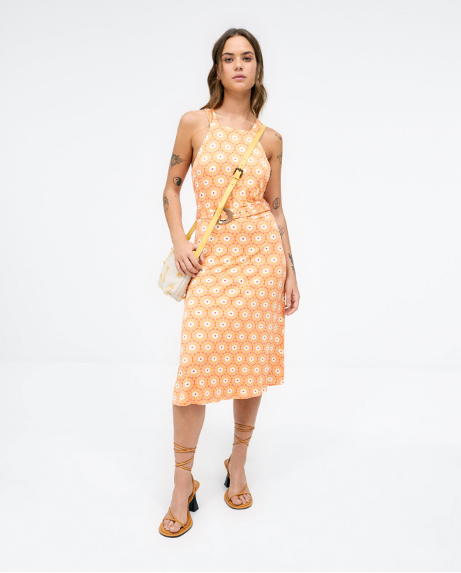 Robe midi à bretelles avec...