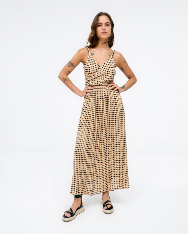 Robe longue avec bretelles...