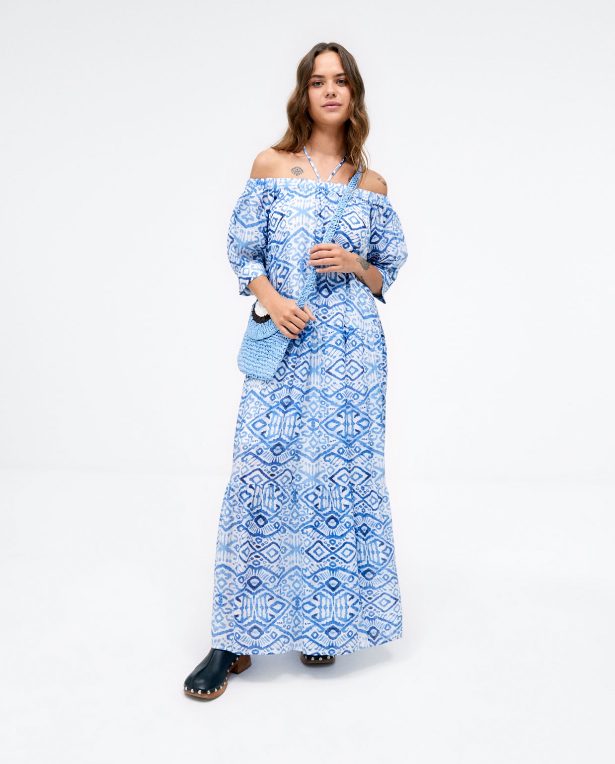 Robe longue décolletée.  Bleu