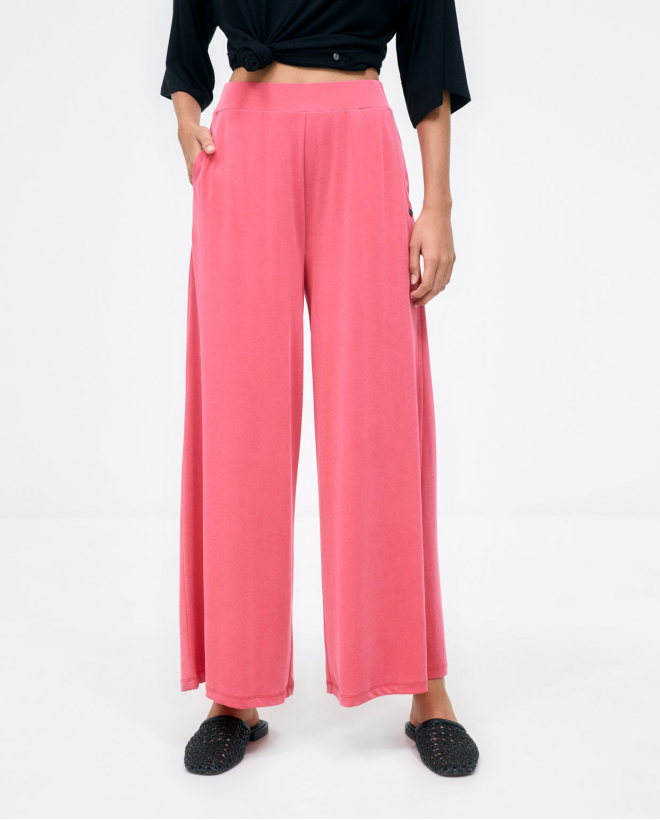 Pantalon long et large....
