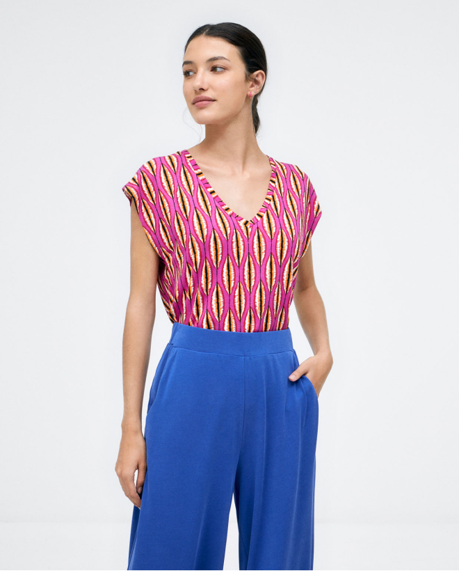 Wide long trousers. Plain....