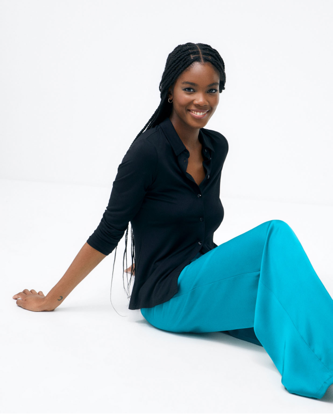 Pantalon large avec pinces. Impression Turquoise