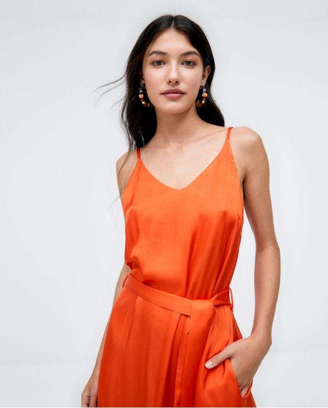 Robe midi avec bretelles et...