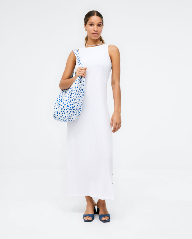 Robe longue sans manches....