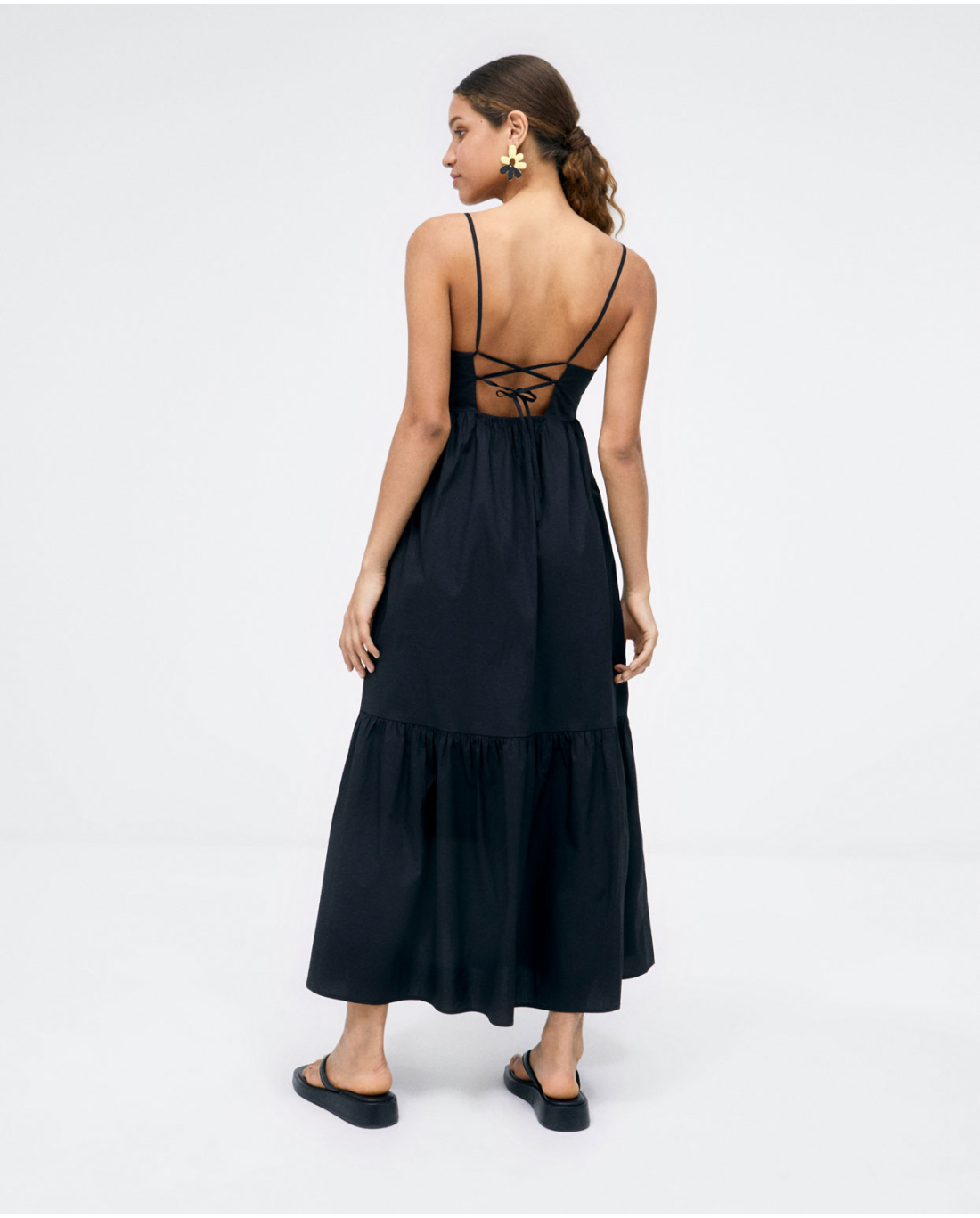 Long dress with straps and ruffle. Plain Black Color Black Sizes XS